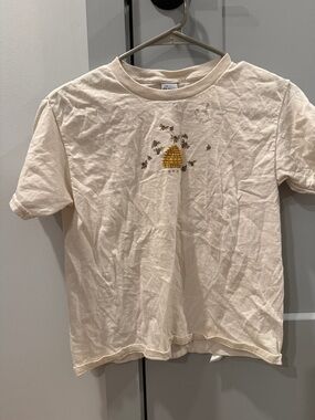 Cream Short-Sleeve Kids Tee with Honeycomb & Bees Graphic